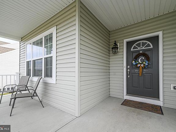 3rd image of 74 McIntosh Ln