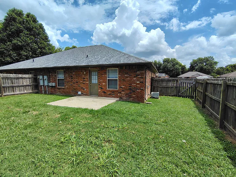 1700 Joshua Pl #B — Photo 16