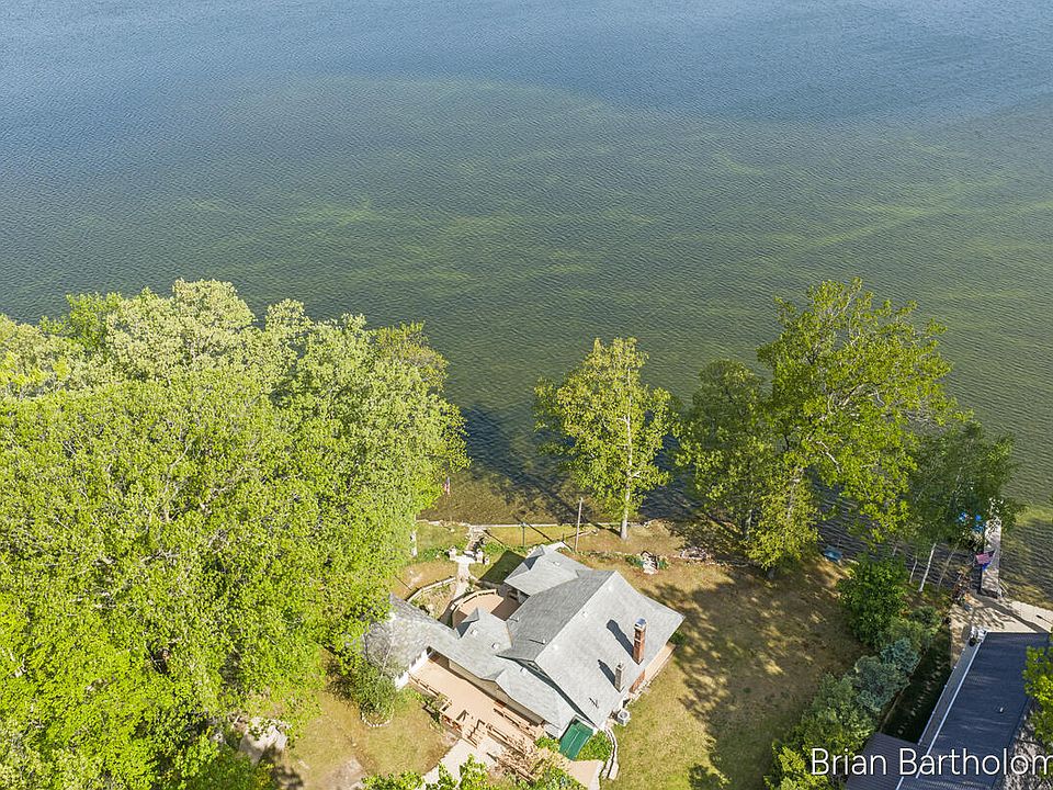 1st image of 2550 Lakeside Dr