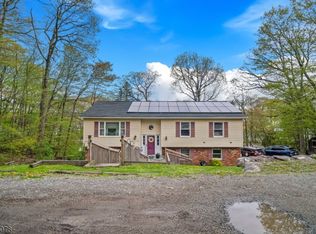 38 Flanders Rd, Hewitt, NJ 07421