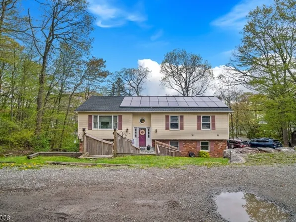 38 Flanders Rd, West Milford Twp., NJ 07421