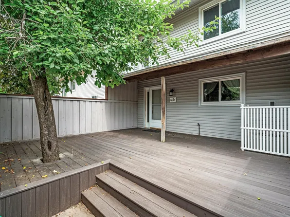 6621 Gretchen Ln N, Oakdale, MN 55128