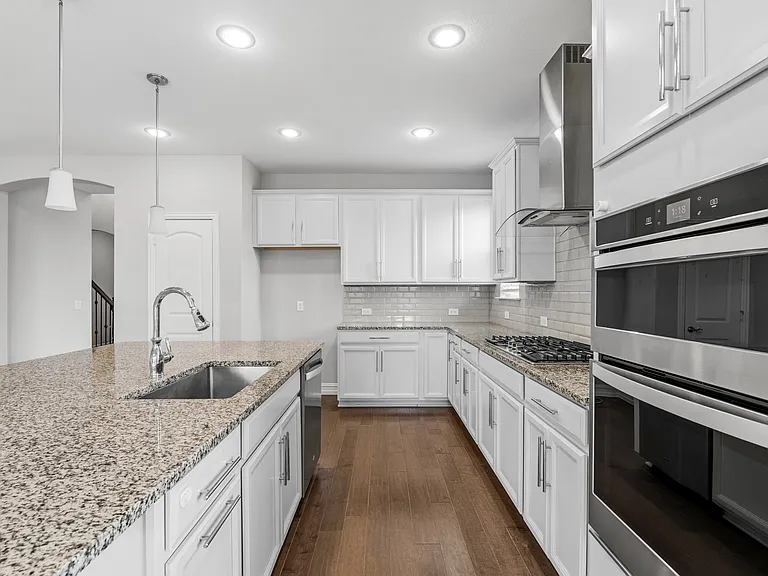 5901 Silverhollow Dr — Photo 8