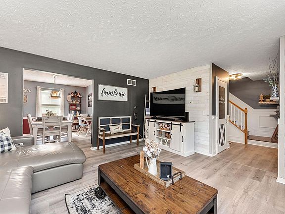 4th image of 3452 Winter Holly Dr