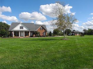 5914 Crescent Dr, Claremont, NC 28610