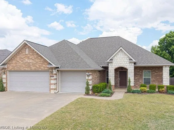 8009 Bridgewood Ln, Fort Smith, AR 72916