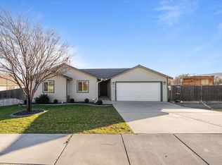 612 Botaka Loop, Benton City, WA 99320