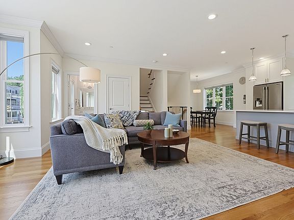 5th image of 47 Mansfield St #45