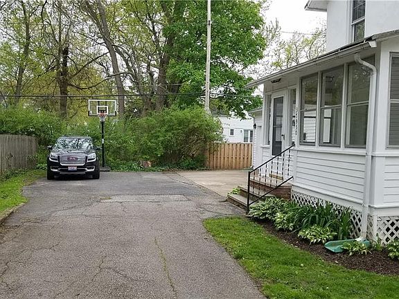 4th image of 37950 Barnes Ct