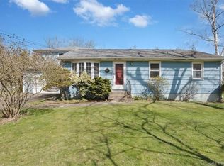 68 West St, Middlefield, CT 06455
