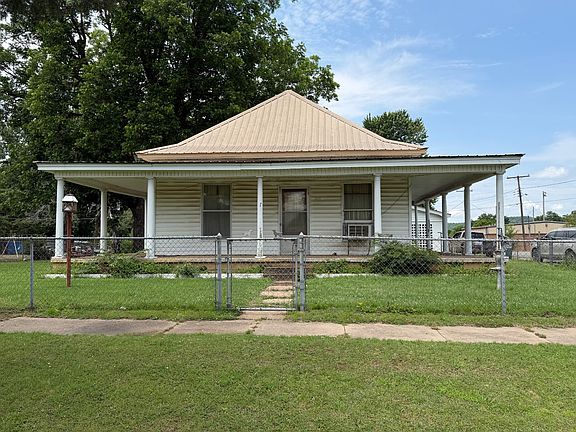2nd image of 312 N 4th St
