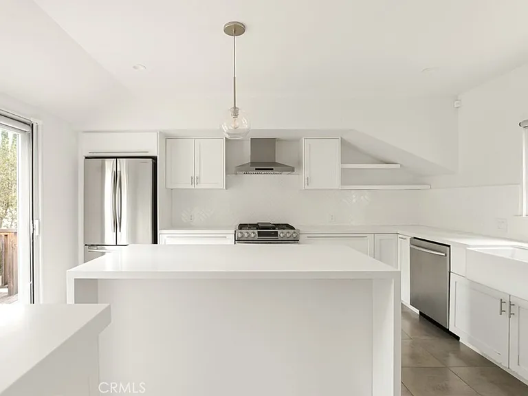 10215 Eldora Ave — Photo 14