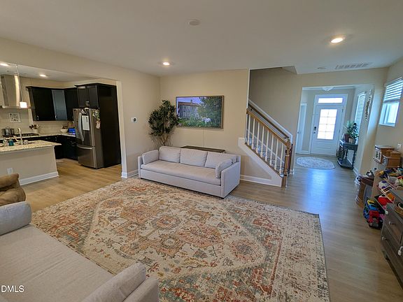 5th image of 101 Faxton Way