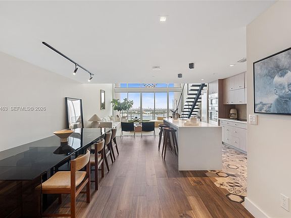 5th image of 1040 Biscayne Blvd APT 1602