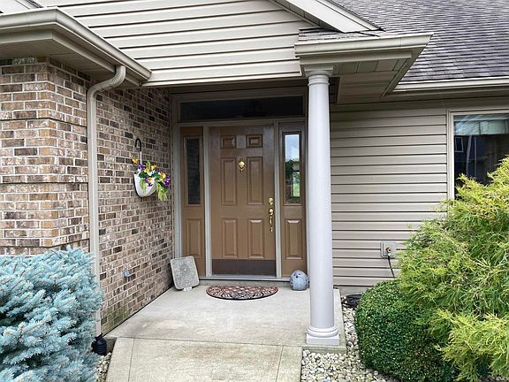 2nd image of 1718 Brook Ct