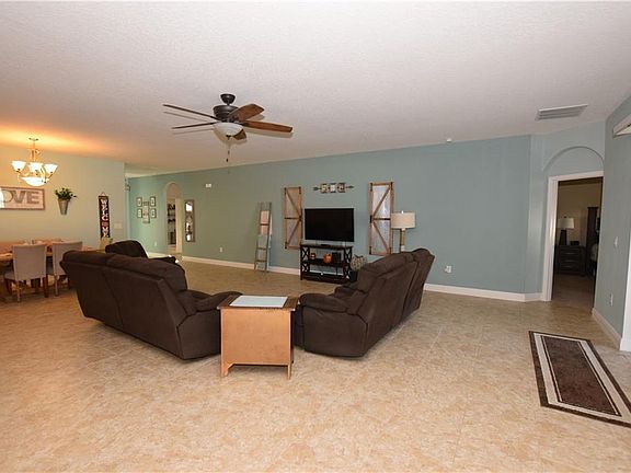 4th image of 1337 Lake Baton Dr