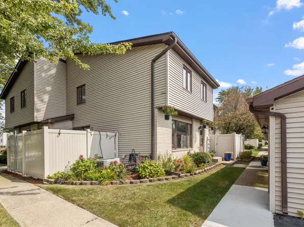 204 E Woodlawn Rd #204, New Lenox, IL 60451