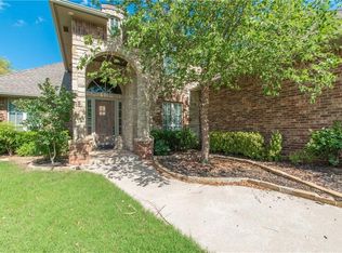 3112 White Cedar Dr, Moore, OK 73160