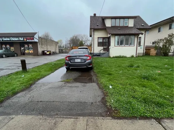 6083 Dunn St, Niagara Falls, ON L2G 2P3