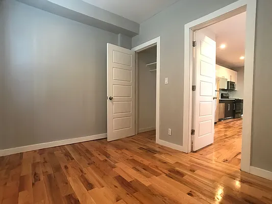 Rented by Evergreen Apartments BK | media 8