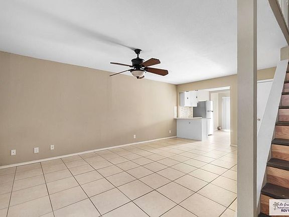 3rd image of 13 Palmetto Ct