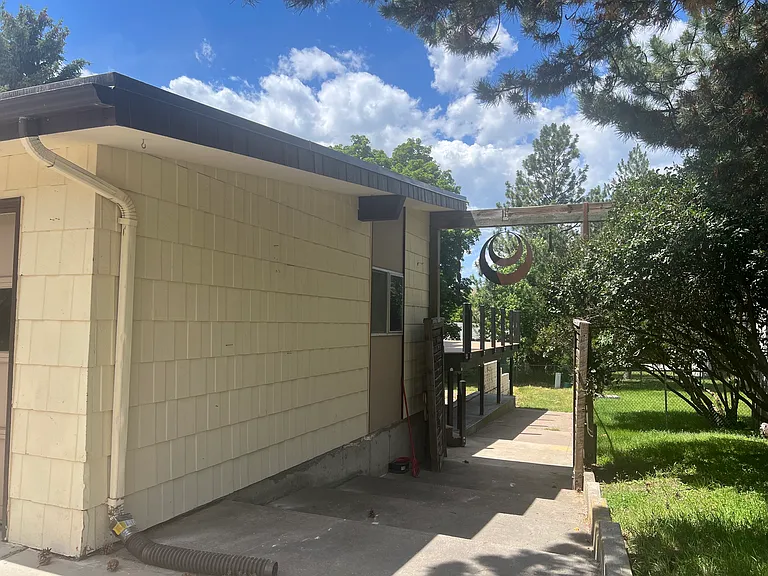 8 Columbine Rd — Photo 2