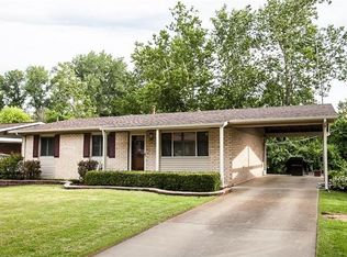 11957 Longmont Dr, Maryland Heights, MO