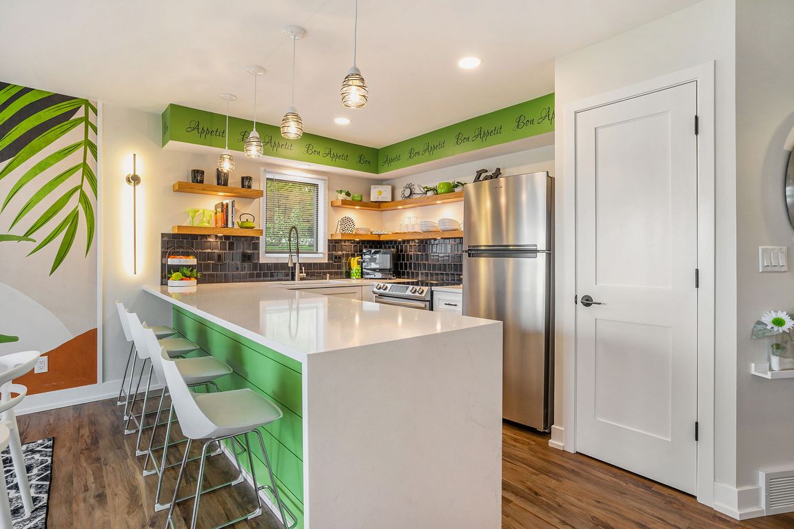 342 Mariners Cove Ct D, Douglas, MI 49406 MLS 24020943 Zillow