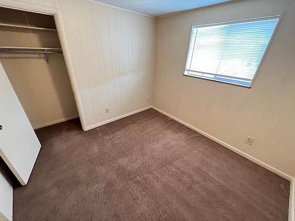 4th image of 917 9th Ave W #12