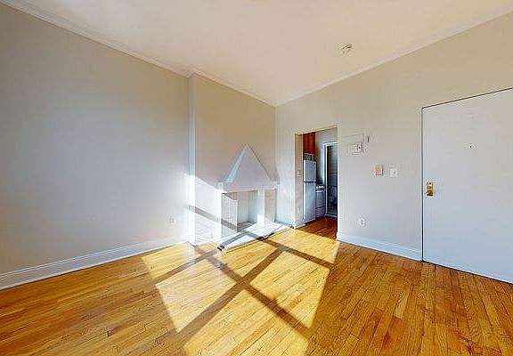 3rd image of 31 W 8th St APT 5