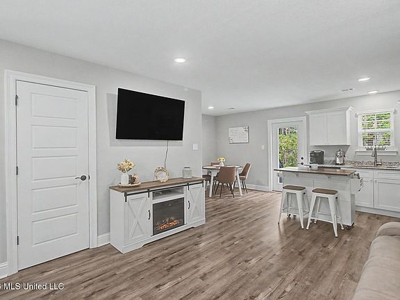 5th image of 13288 George Ave