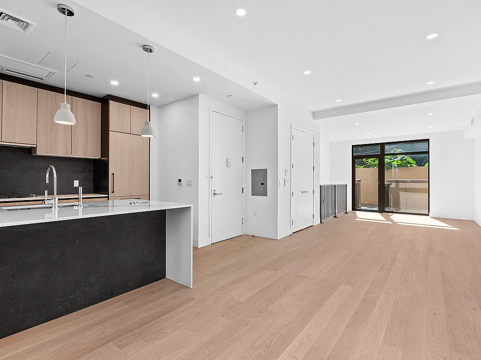 148 Attorney St #GARDEN