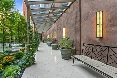 Rented by R New York