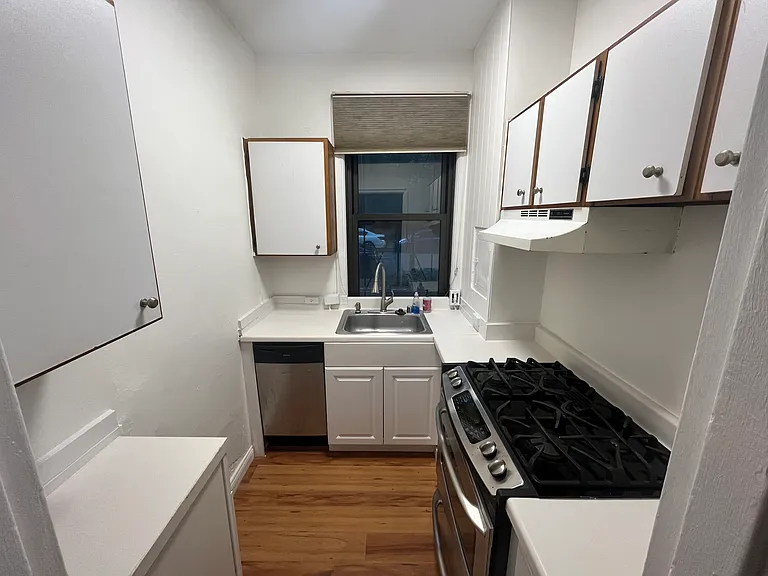 1010 25th St NW #105 — Photo 7