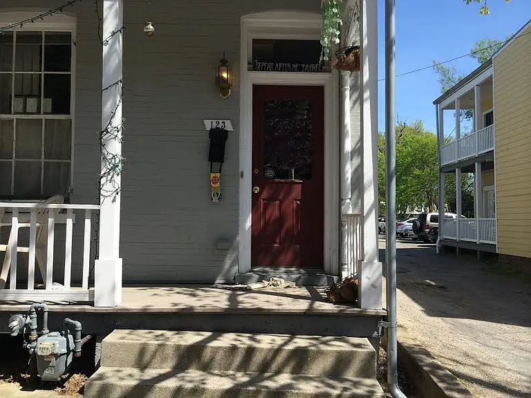 123 S Cherry St — Photo 1