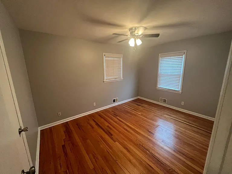 313 NE Florence Ave — Photo 13