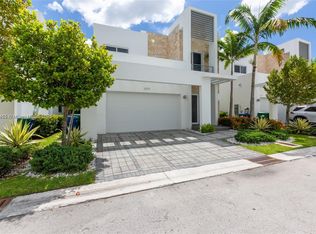 6839 NW 103rd Ave, Doral, FL 33178