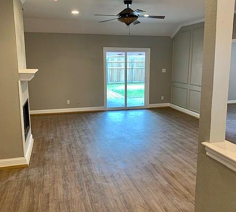 2nd image of 809 Hillbrooke Dr