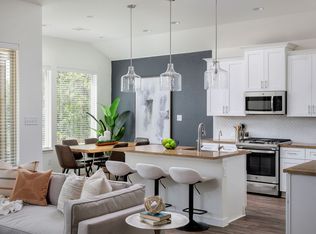 933 Del Raphael Dr, Leander, TX 78641