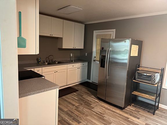 5th image of 10 Grove St