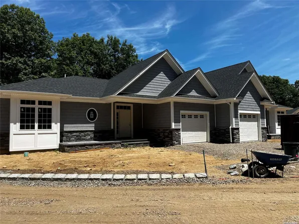 7 Primrose Lane #7, Islandia, NY 11749