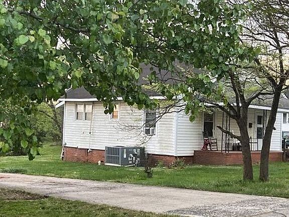 3rd image of 38 Stowe St