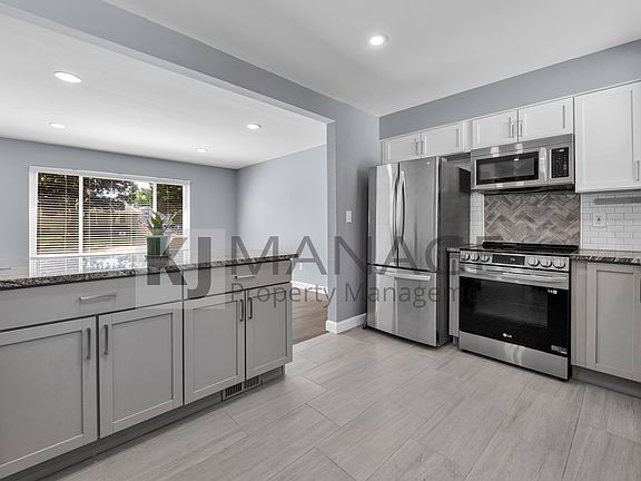 3rd image of 1095 S John Hix St