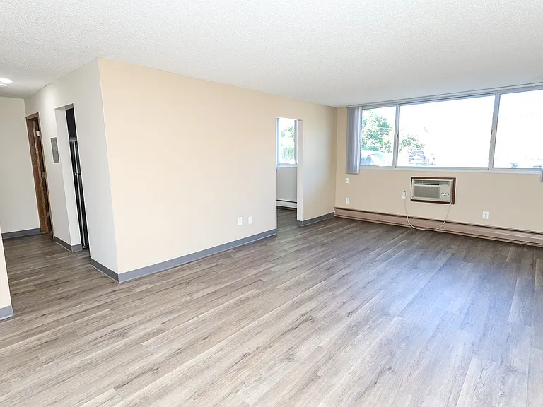 St. Clair Commons — Photo 11