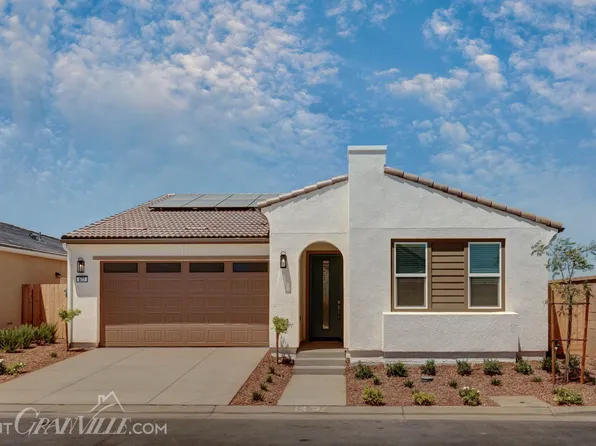 877 Halford Ln, Clovis, CA