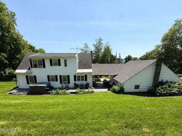36 Ball St Extension, Hoosick Falls, NY 12090