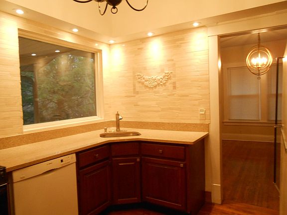 KITCHEN GRANITE COUNTERTOPS/ MARBLE BACKSPLASH