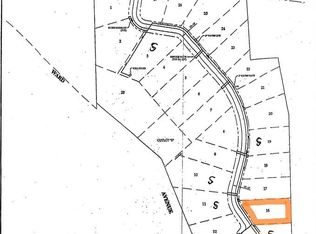1539 Wildlife Dr, Blue Grass, IA 52726
