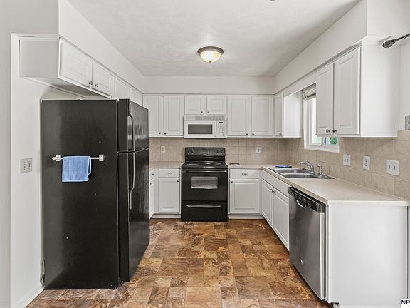 3rd image of 8510 Citta Dr