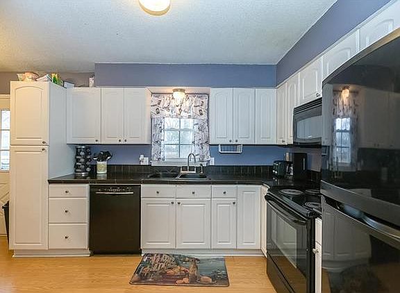 3rd image of 18716 E Gateway Dr